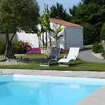Le Clos De La Combe Bed & Breakfast