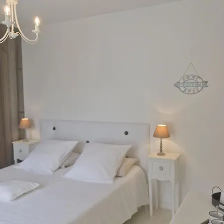 Le Clos De La Combe Bed & Breakfast