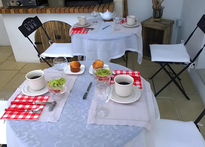 Le Clos De La Combe Bed & Breakfast